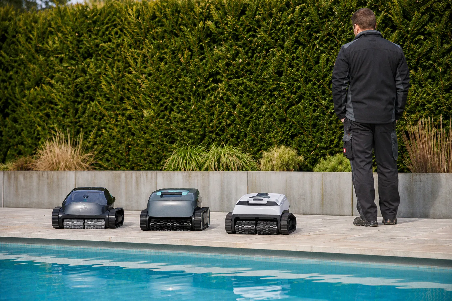 Akku-Poolroboter im Vergleich: Aiper, Beatbot und Mammotion für die Objektpflege