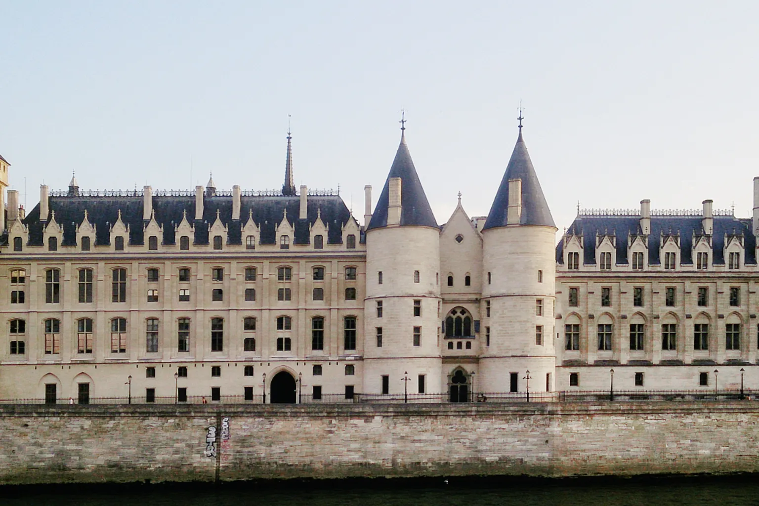 Conciergerie Eintritt: Lohnt sich das Ticket für leere Zellen?