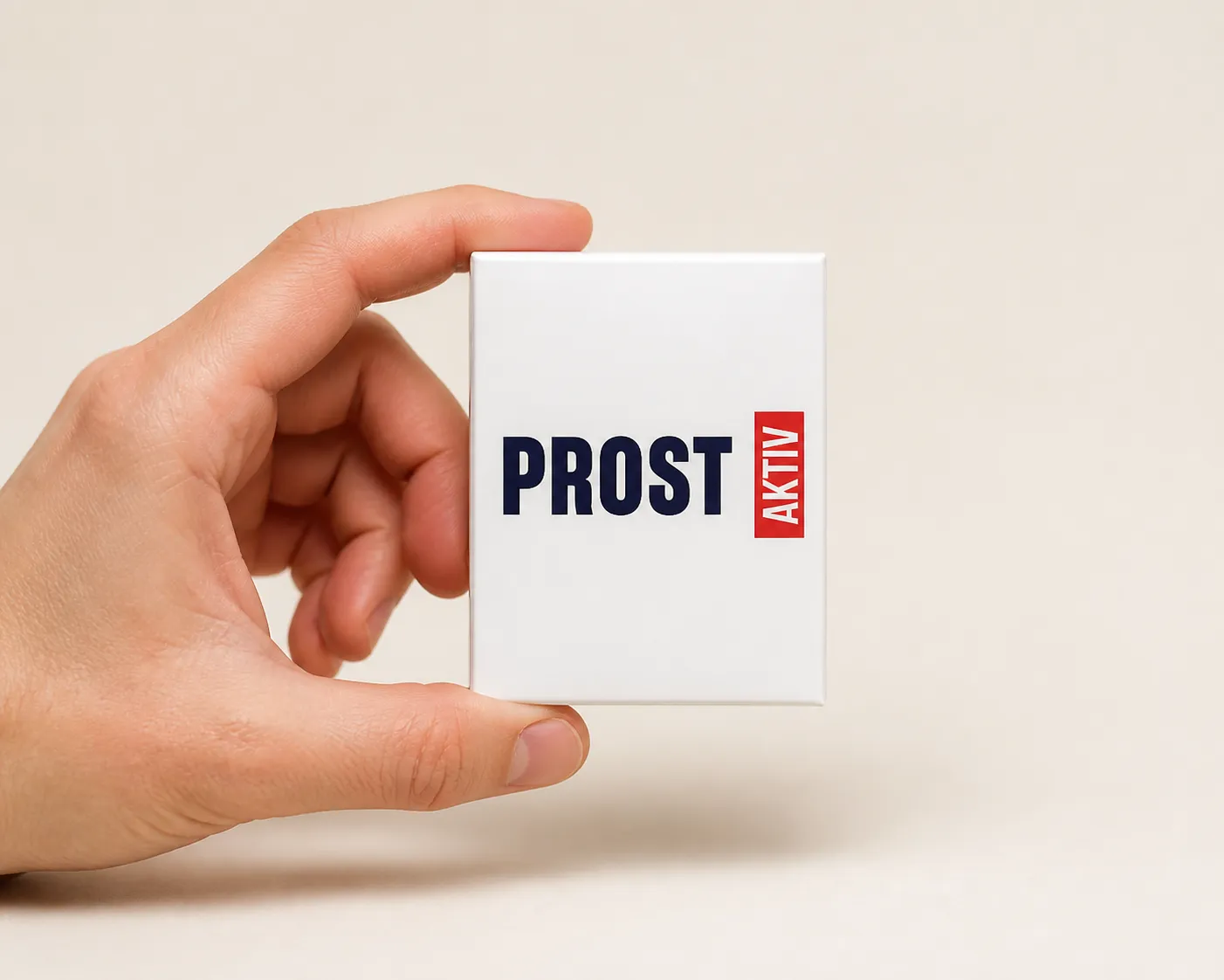 ProstaAktiv — Verpackung in der Hand