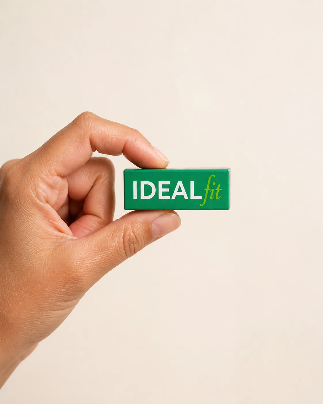 IdealFit Low — Verpackung in der Hand