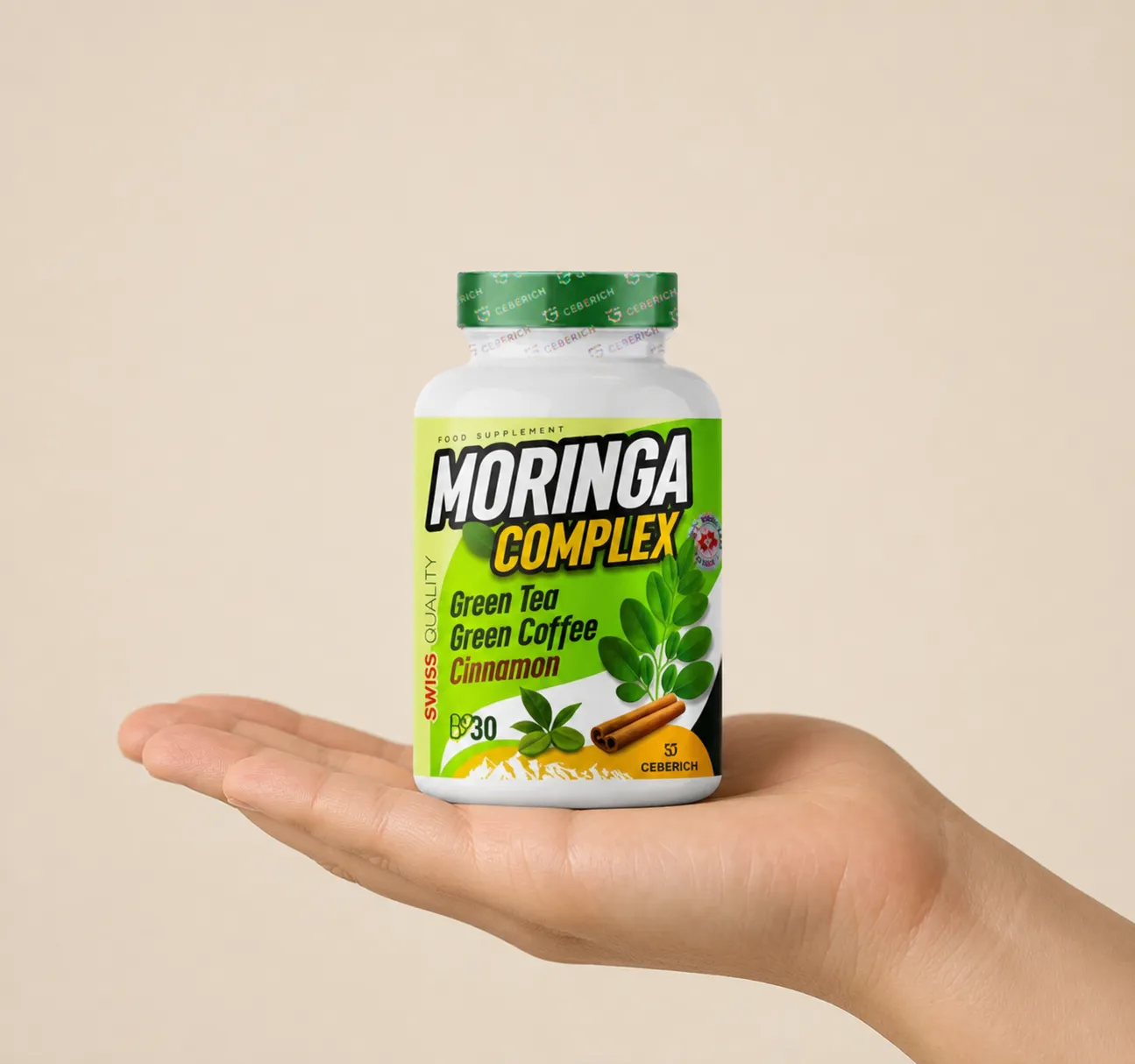 Moringa Complex — Verpackung in der Hand