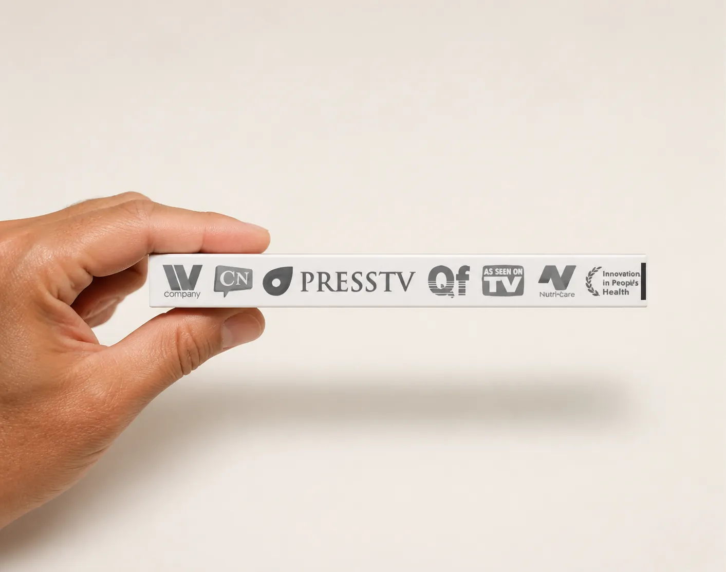 Aurivit — Verpackung in der Hand